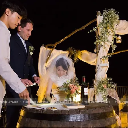 Penelope, Exclusive Venue